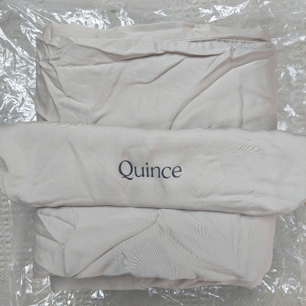Quince Organic Bamboo Sand Sheets W/ 2 Pillowcases! King (1275) - Picture 5 of 11